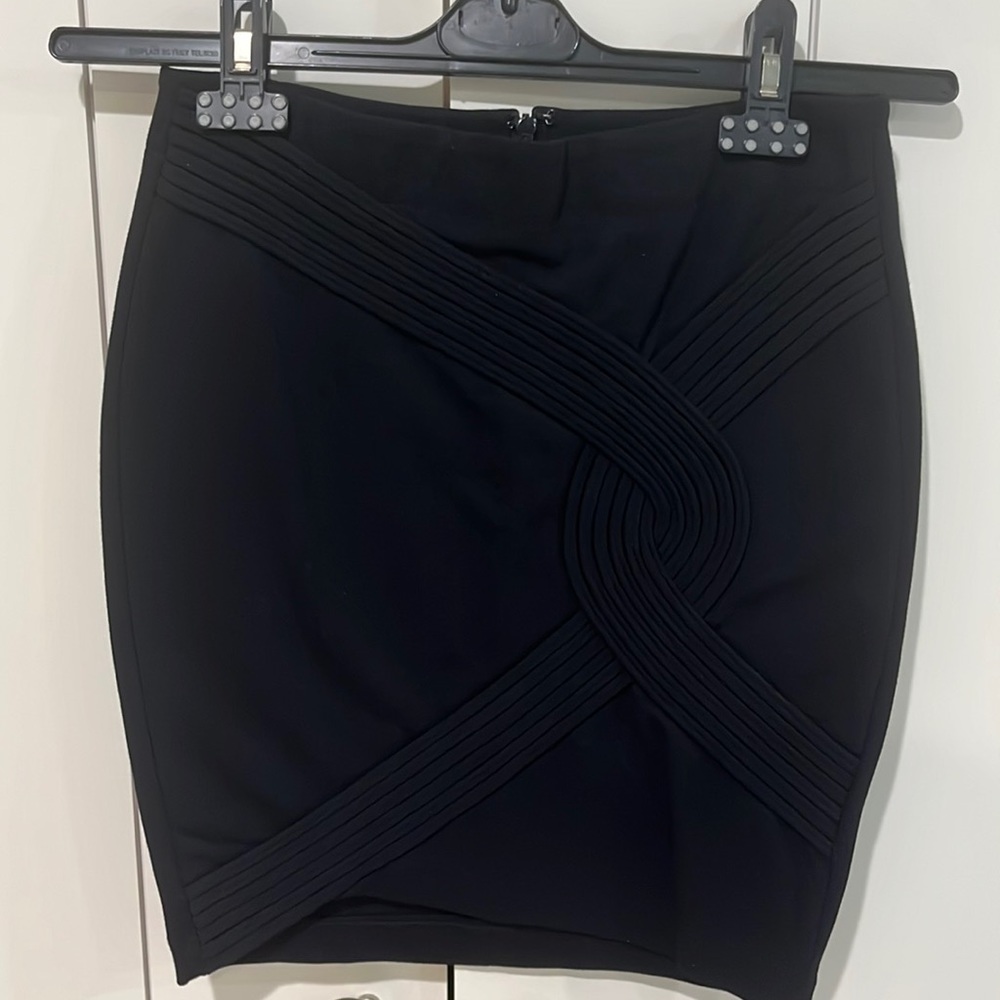 black pencil skirt